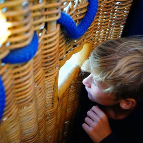 Ballonvaart met kinderen hoe oud moeten ze zijn om te mogen ballonvaren ?